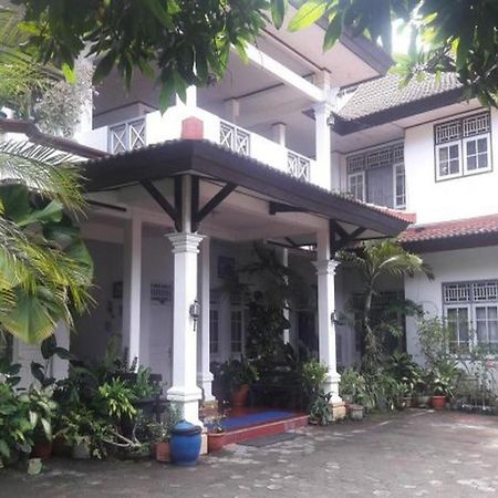 Hotel Airlangga มาตารัม ภายนอก รูปภาพ