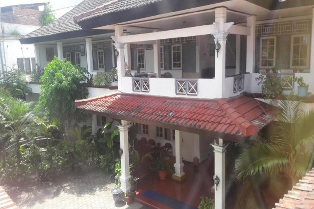 Hotel Airlangga มาตารัม ภายนอก รูปภาพ