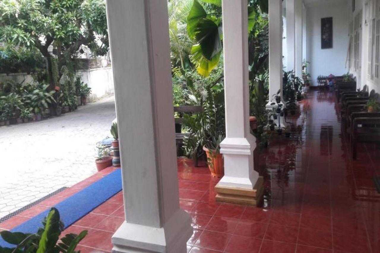 Hotel Airlangga มาตารัม ภายนอก รูปภาพ