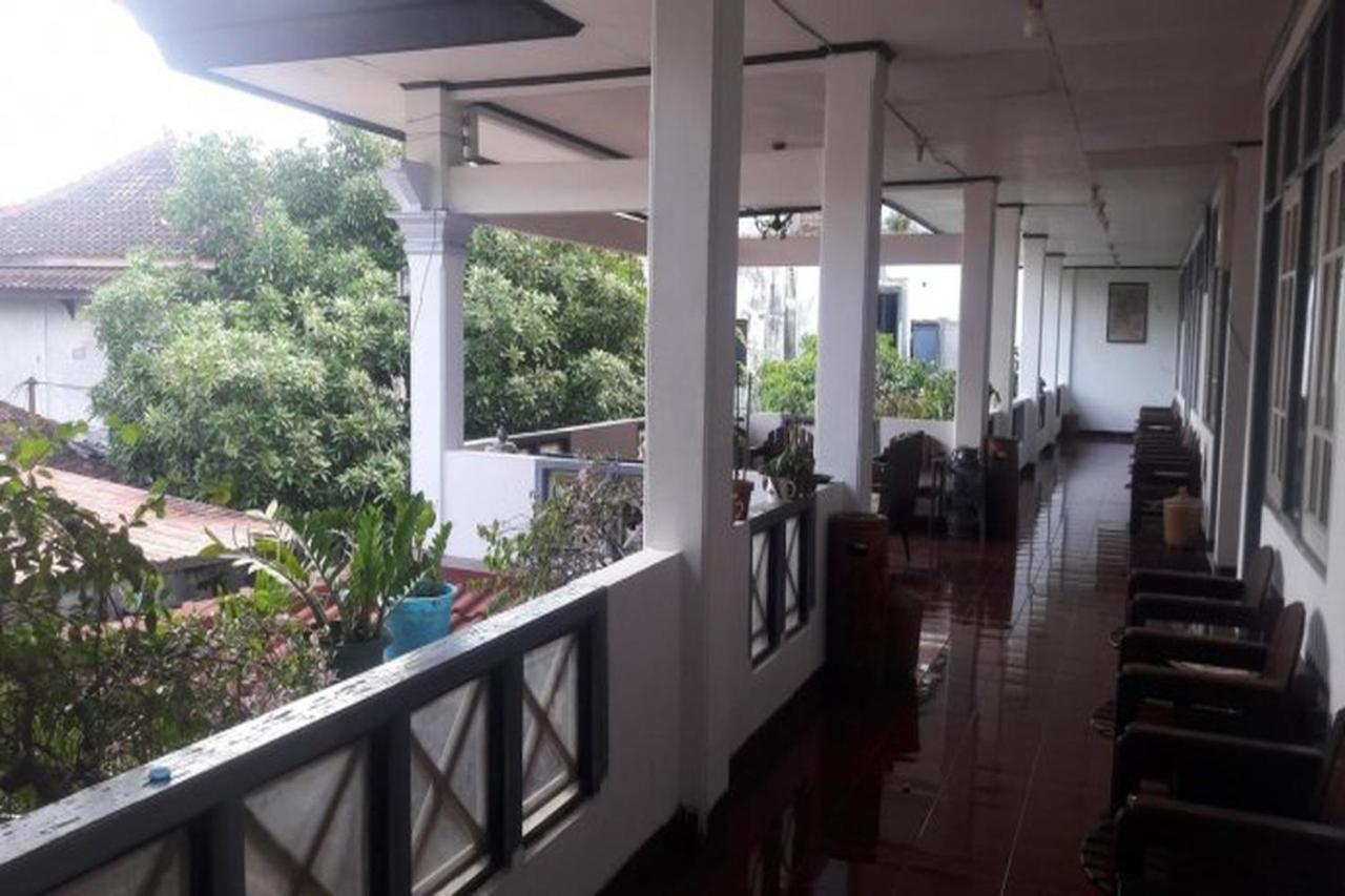 Hotel Airlangga มาตารัม ภายนอก รูปภาพ