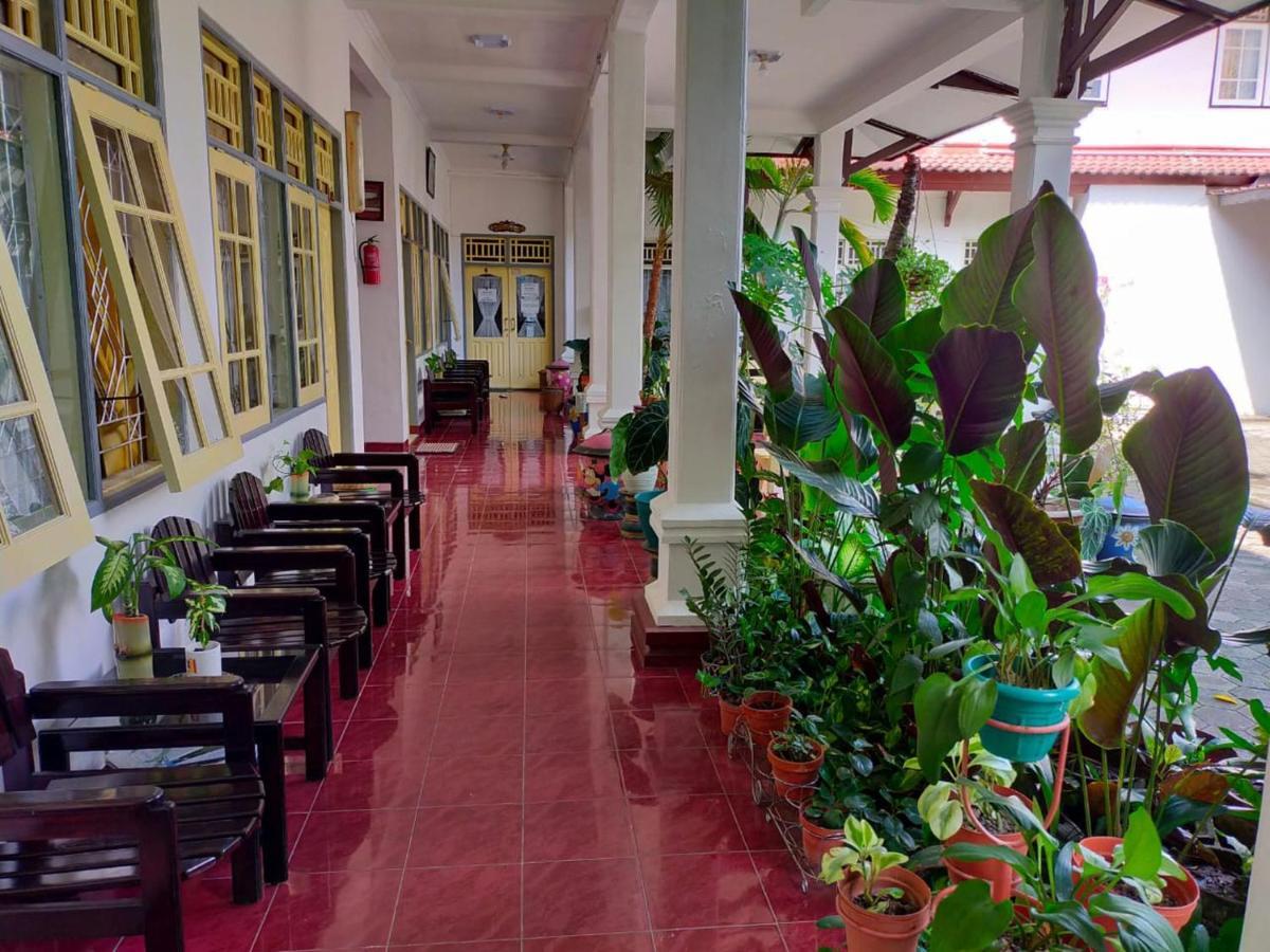 Hotel Airlangga มาตารัม ภายนอก รูปภาพ