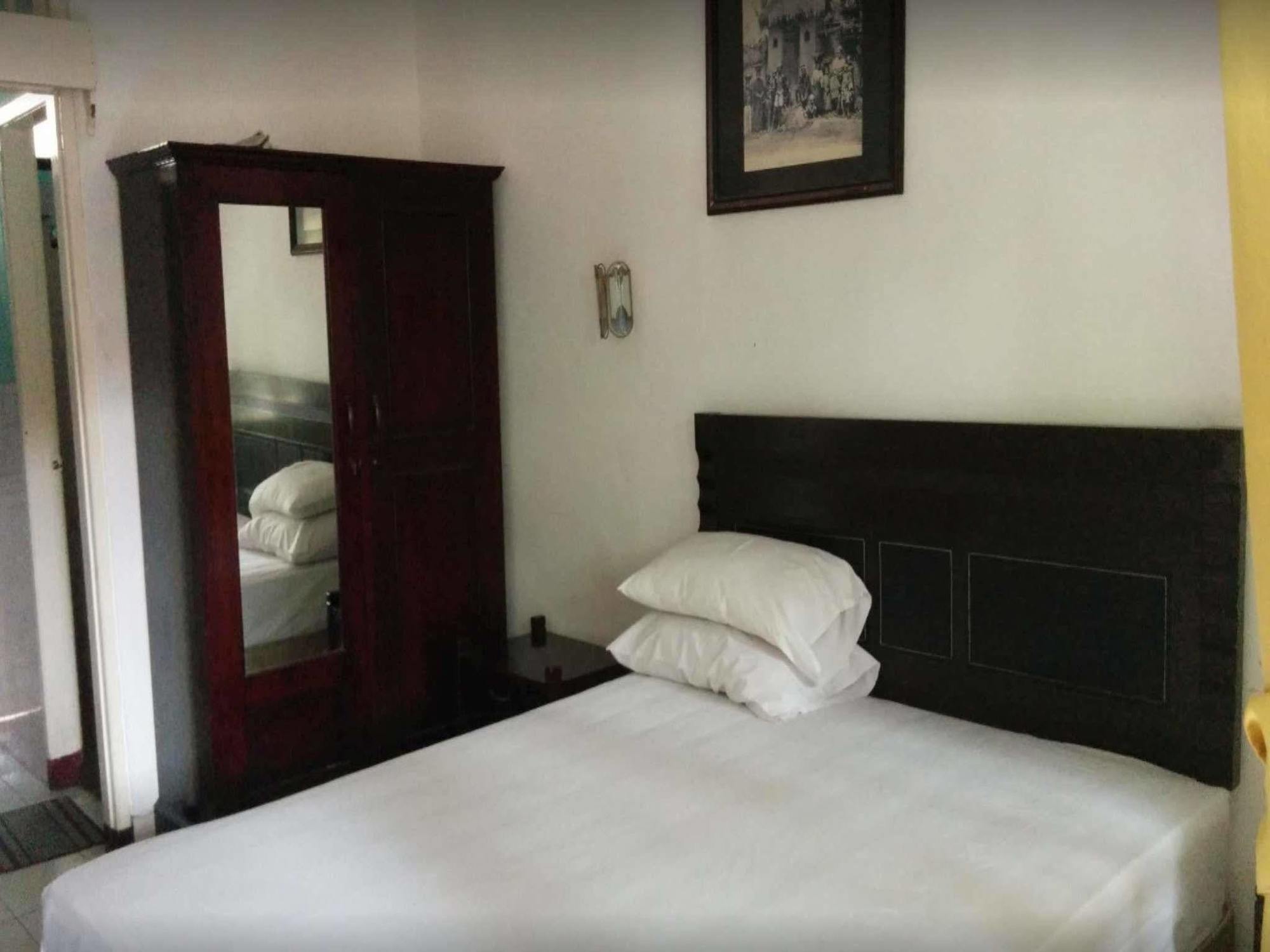 Hotel Airlangga มาตารัม ภายนอก รูปภาพ